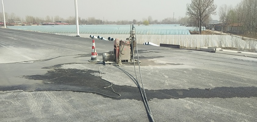 临翔道路回填土下沉注浆